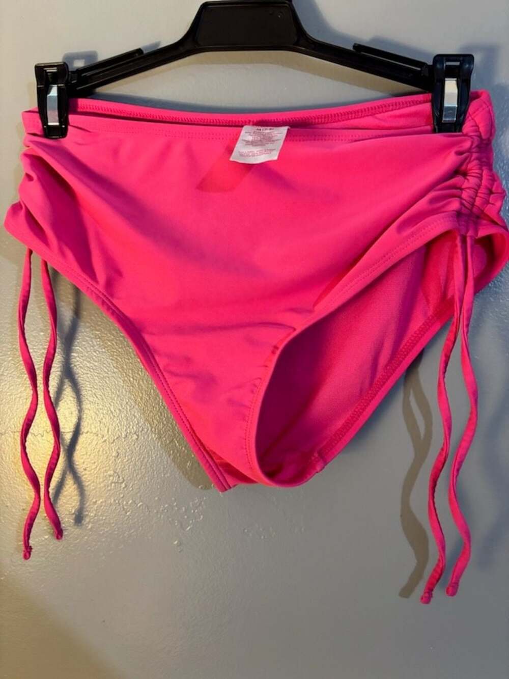 No Boundaries Women's Hot Pink Cinched Side-Tie Bikini Bottoms Medium